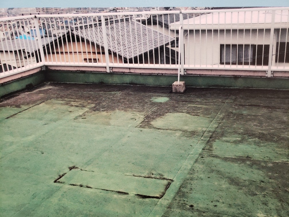 外壁塗装　屋上防水の劣化